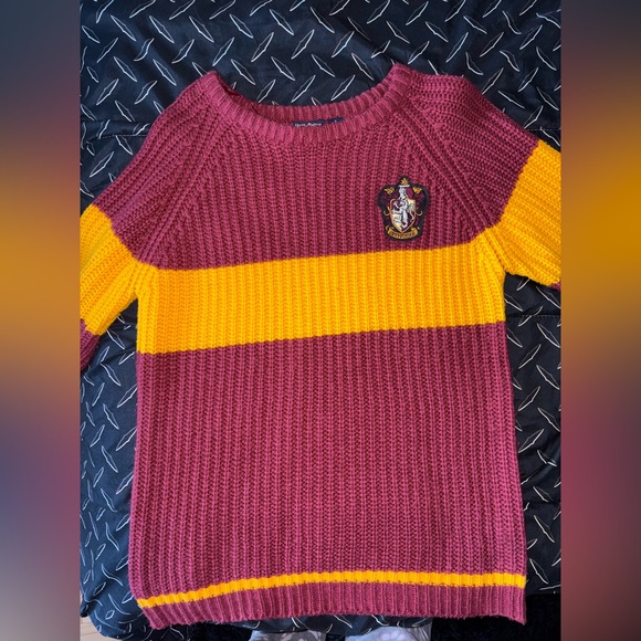 Harry Potter Gryffindor Jumper - Picture 4 of 4